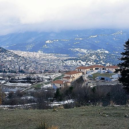 Avaris Hotel Karpenisi Bagian luar foto